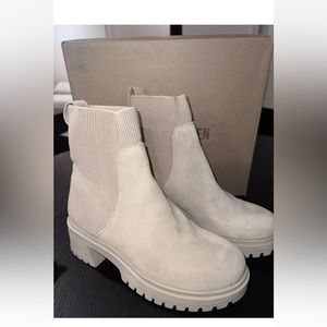 Steve Madden Holley Sand Suede Chunky Block Heel Rounded Toe Pull On Ankle Boots